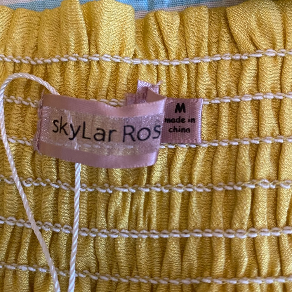 Juniors NWT yellow Skylar Rose crop top with ruffle hem & open tie back Med - Picture 8 of 10
